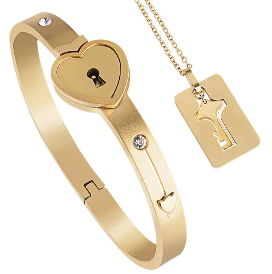 Llave de Nuestro Amor 💖 – Joya en Baño de Oro 18K ✨