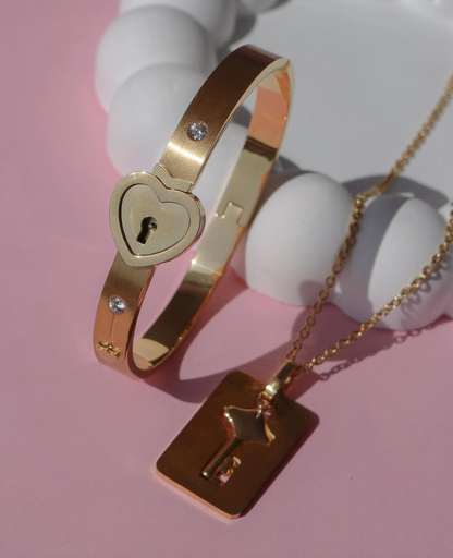 Llave de Nuestro Amor 💖 – Joya en Baño de Oro 18K ✨