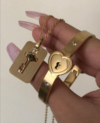 Llave de Nuestro Amor 💖 – Joya en Baño de Oro 18K ✨